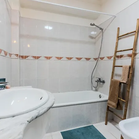 Nomad's Surf And Sunset Haven - Ocean View In 公寓