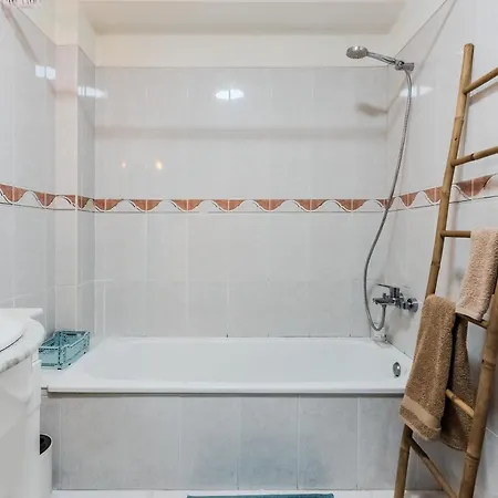 Nomad's Surf And Sunset Haven - Ocean View In Apartmán