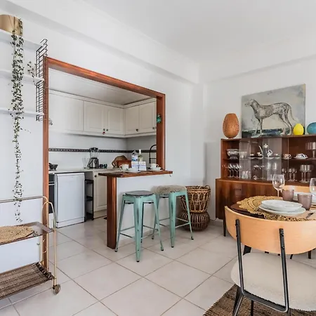 Nomad's Surf And Sunset Haven - Ocean View In Apartmán *